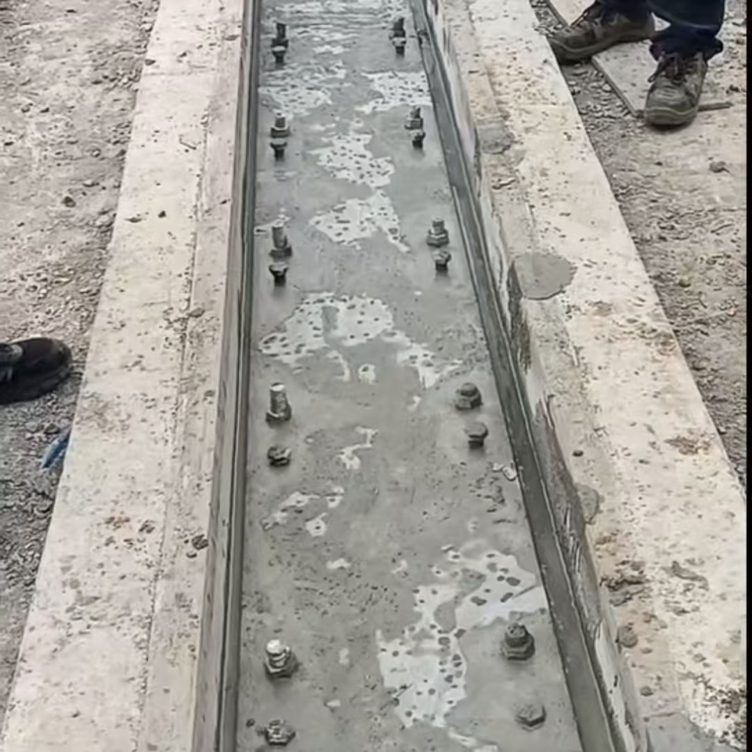 雨花港口码头起重机龙门吊重型机械设备稳固用早强快凝轨道胶泥